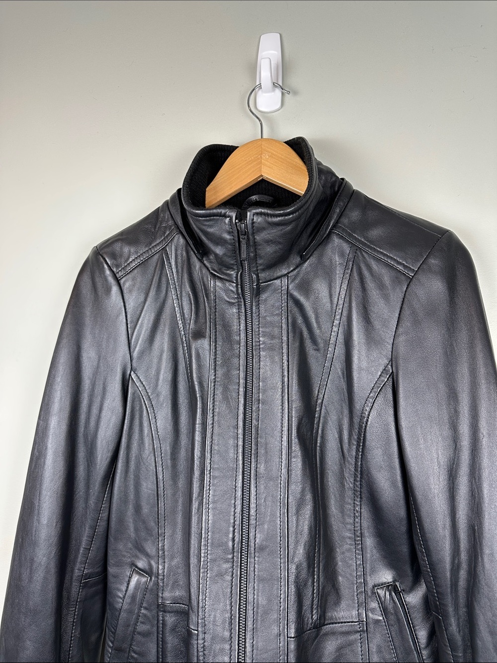 Danier Leather hooded insulated jacket coat faux fur fall spring zip up women’s - Picture 3 of 15